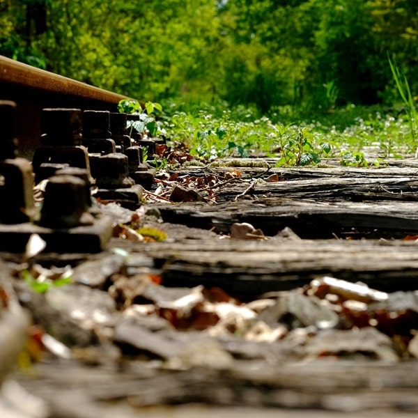 Pixabay railroad tie cropped